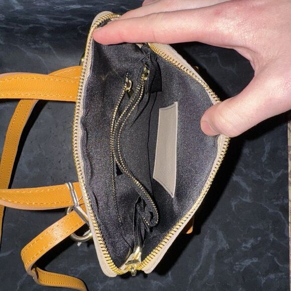 NWT DIVINA FIRENZE Kitty Latte And Honey Leather Backpack Purse Made in Italy - Picture 6 of 9